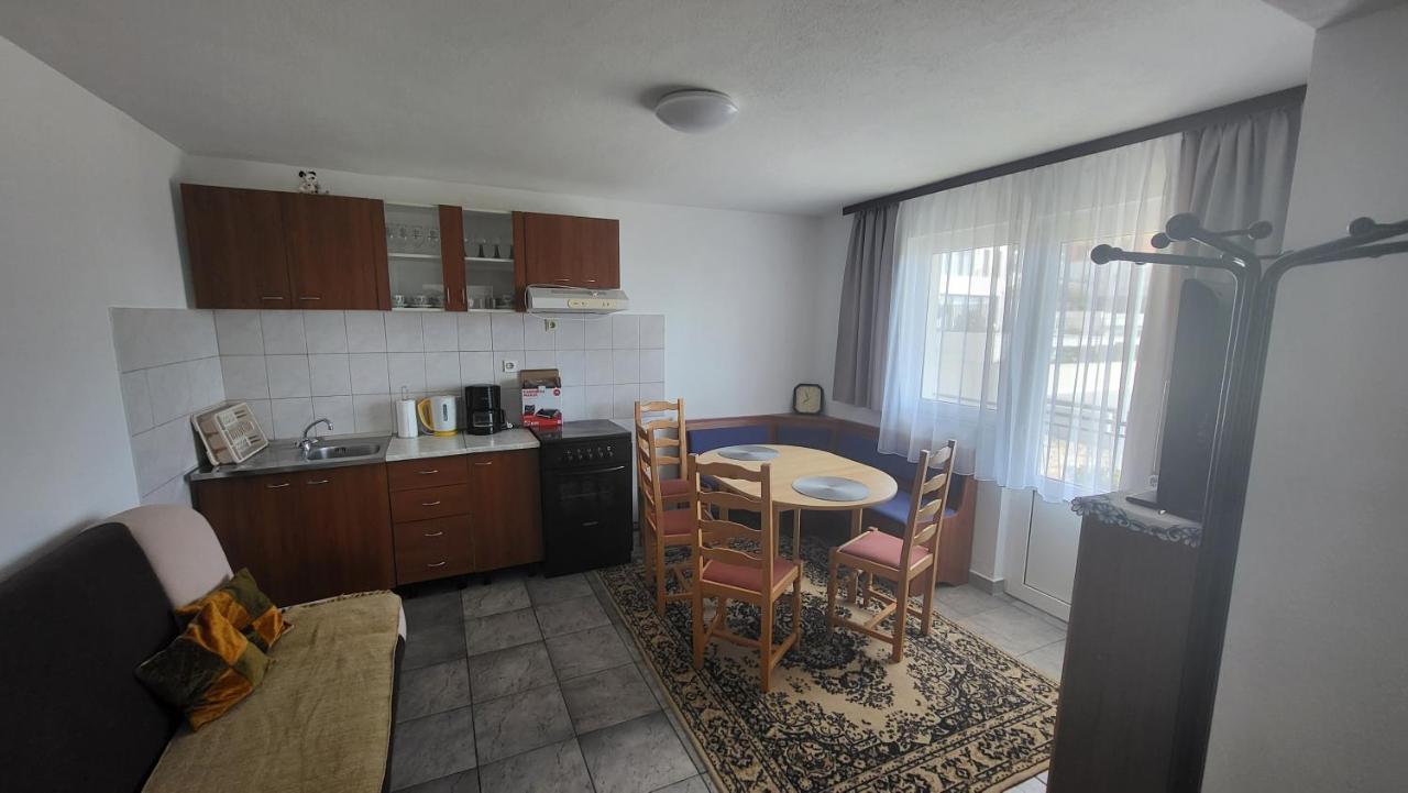 Apartment Leo